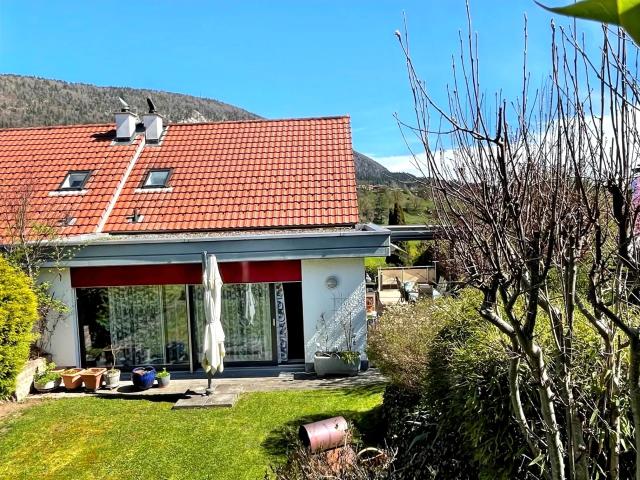 RECONVILIER: Schöne Doppelhaushälfte von ca. 140 m²