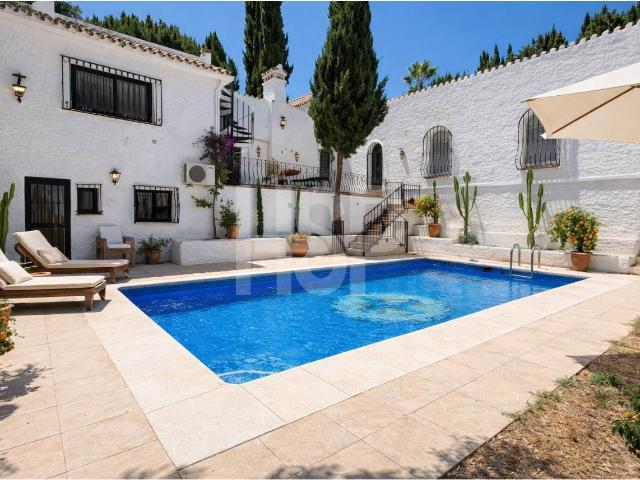 ¡REDUCCIÓN DE PRECIO! ❤️ Impresionante villa de 12 habitaciones con potencial infinito ❤️