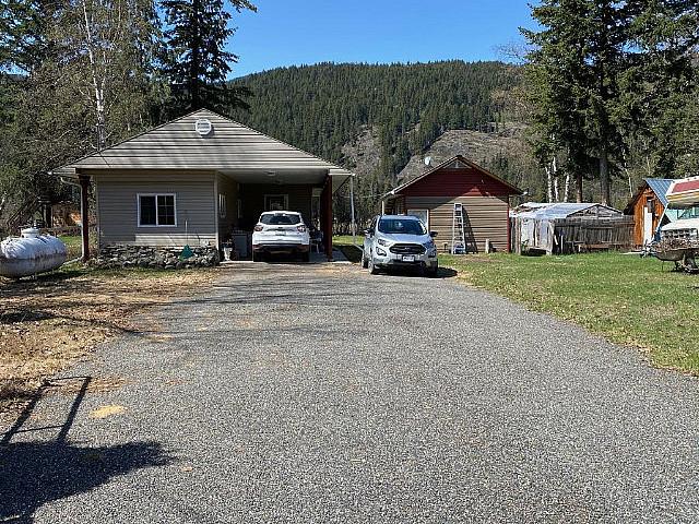 Reduced Price! Nicely Renovated Home Backing Onto Farmland. !