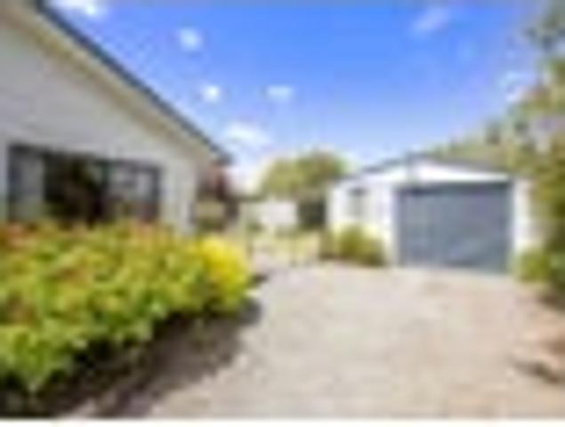 Redwoodtown, 3 bedrooms, $620 pw