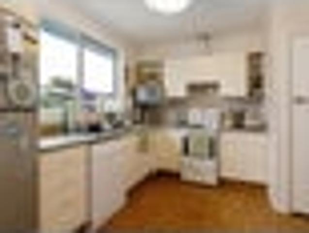 Redwoodtown, 3 bedrooms, $625 pw