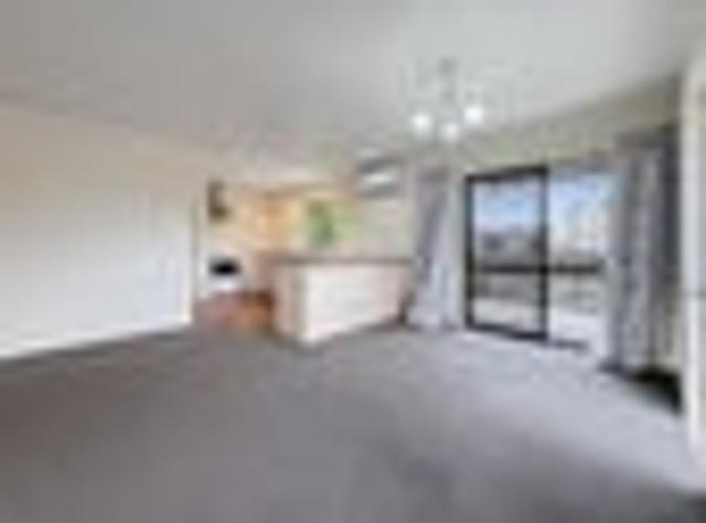 Red Beach, 3 bedrooms, $725 pw