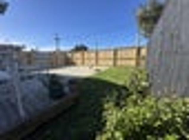 Red Beach, 3 bedrooms, $750 pw