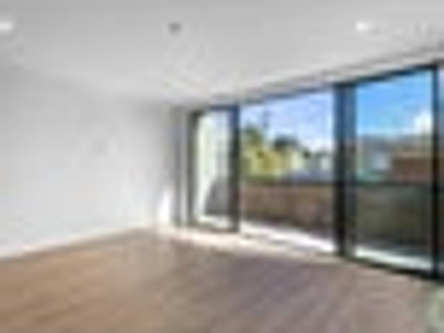 Red Beach, 3 bedrooms, $780 pw