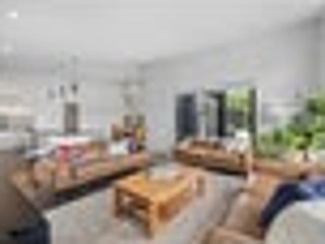 Red Beach, 3 bedrooms, $790 pw