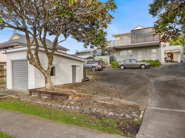 red beach, 3 bedrooms