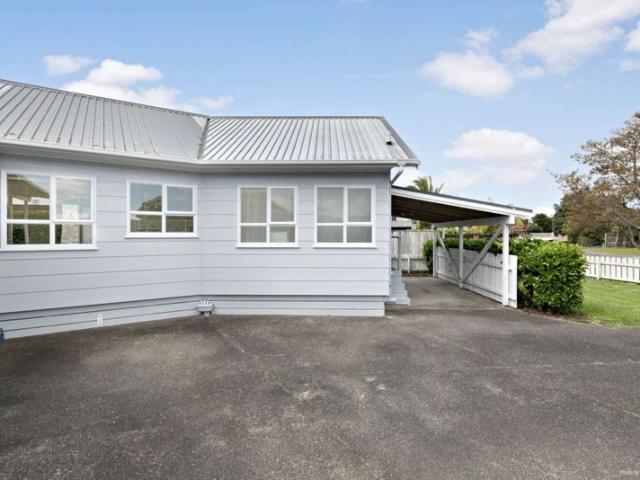 red beach, 2 bedrooms