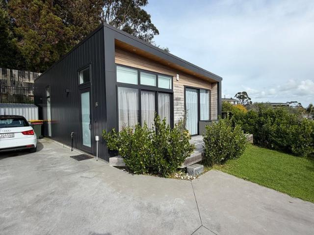 red beach, 2 bedrooms