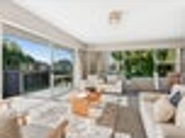 Red Beach, 4 bedrooms, $850 pw