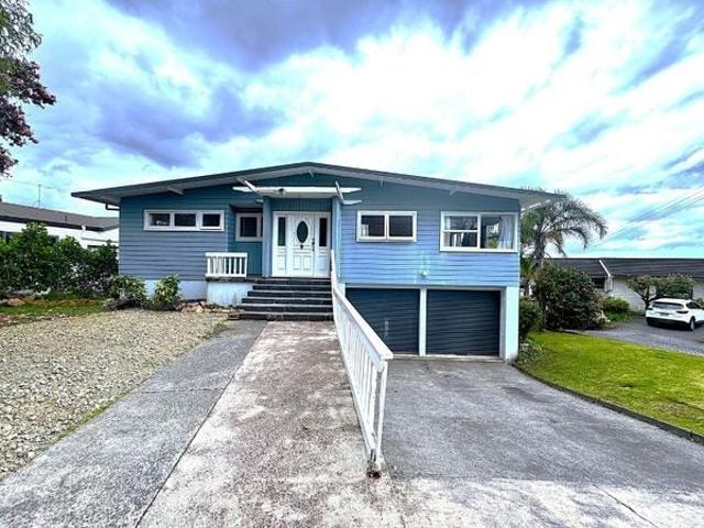 Red Beach, 6+ bedrooms