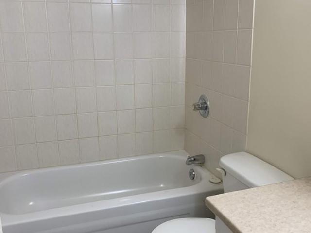 Red Lion 2 Bedroom Apartment for Rent at 9845 82 Ave Nw, Edmonton, AB T6E 1Y7 Ritchie