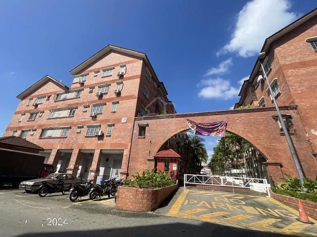 Red Ruby Apartment Seri Kembangan FREEHOLD Tingkat 2