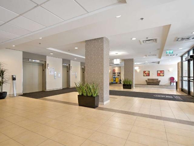 Red Top Tower Apartments 2 Bedroom Apartment for Rent at 5740 Boul Cavendish, Côte Saint Luc, QC H4W 2T8
