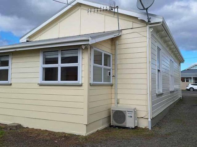 Redecorated 4/5 Bedroom Home in Palmerston North