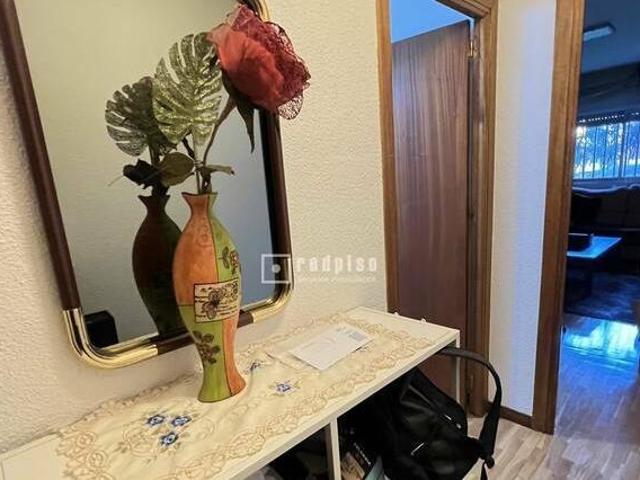 Redpiso alquila vivienda en Las Musas de 3 dormitorios con armarios empotrados 2 baños y completam