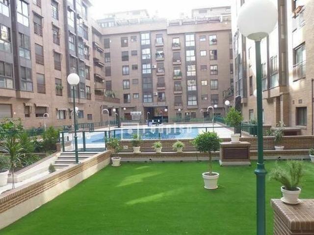 REDPISO LEGAZPI PONE EN ALQUILER EXCLUSIVA VIVIENDA EN URBANIZACIÓN PRIVADA
