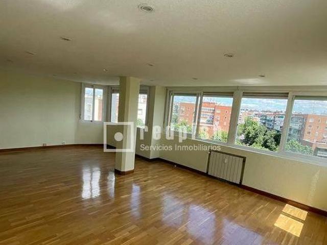 REDPISO PARQUE DE LAS AVENIDAS alquila EN EXCLUSIVA magnifica vivienda en la Avenida de Bruselas en