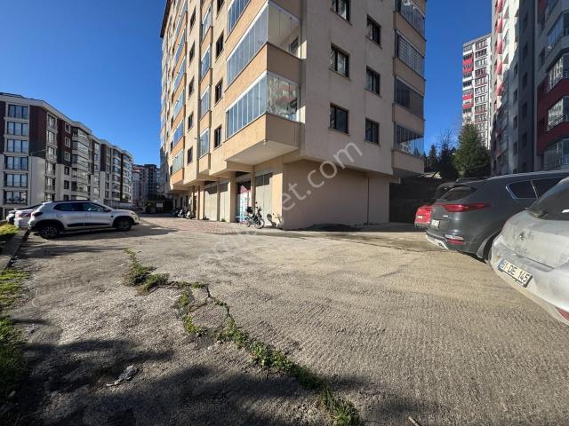Redstone Şana Dan Çukurçayırda Merkezi Noktada Üç Cepheli 4+1