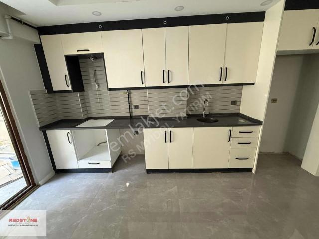 Redstone Myidol Gayrimenkul'dan Şemikler'de Kiralık 2 + 1 Daire