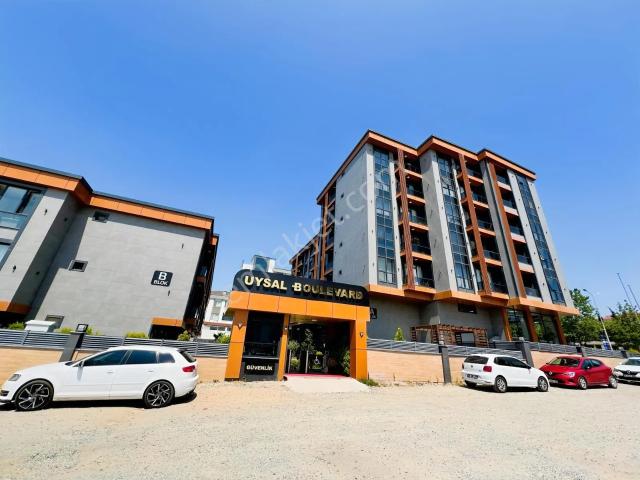 Redstone'dan Uysal Boulevard'da Full Eşyalı Kiralık 1+1 Daire