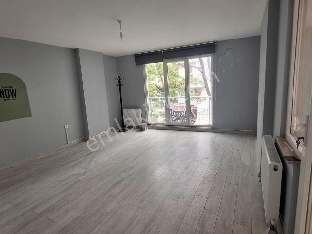 Redstone'dan Salih Omurtak Caddesi Cepheli Satılık 1+1 Ofis