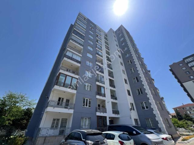 Redstone'den Emlaklar Bölgesi Cadde Üzeri 4+1 Kiralık Daire