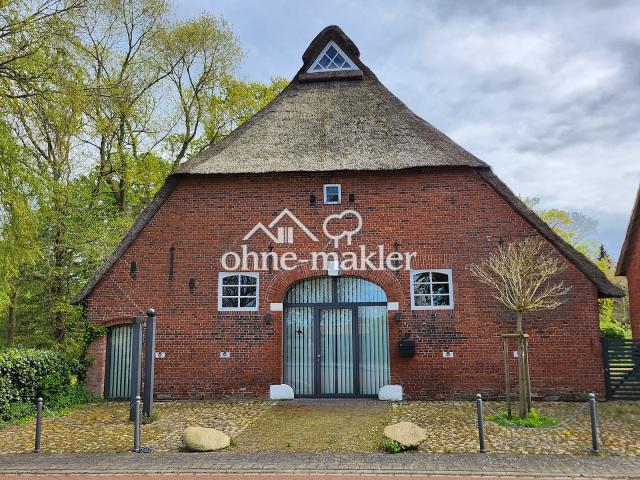 Reetgedeckter Resthof in Wesernähe