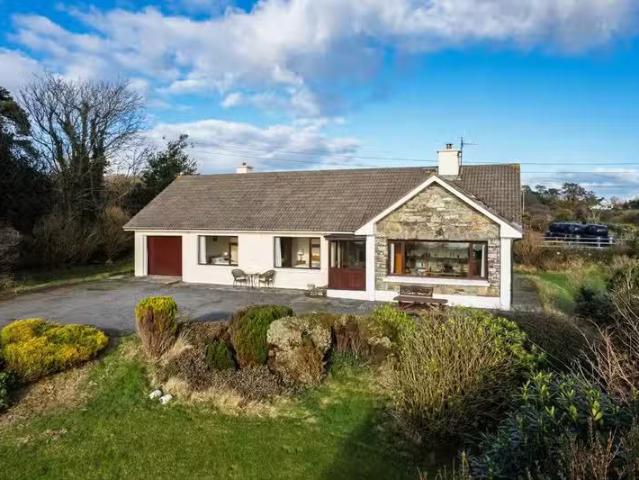 Reenacappul, Ahakista, Durrus, Co. Cork, P75XY31 is for sale