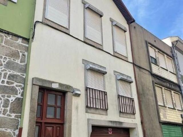 REF3918 Moradia V3 Renovada C/Jardim Hospital Santa Maria, Cedofeita