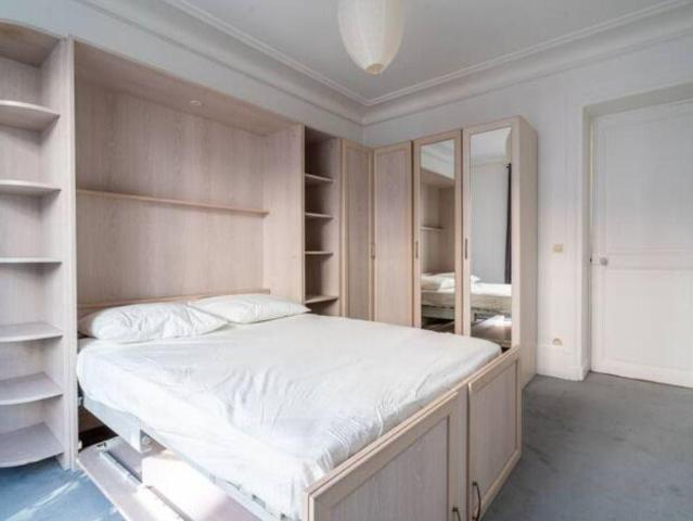 Refuge Parisien Chic dans le 11ᵉ Animé