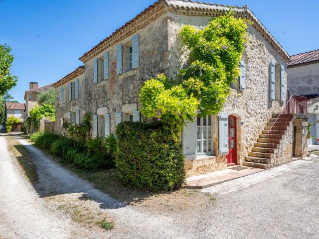 Refuge Romantique Avec Maison D'hôtes Et Piscine 208m² Larressingle