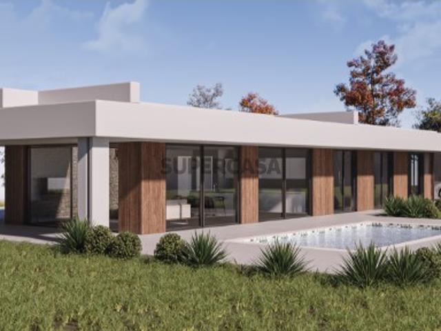 Refúgio Perfeito no Campo: Moderna Moradia V3+1 em Alcobaça