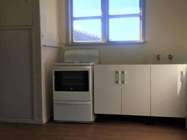 REFURBISHED 4 BEDS + 2 TOILETS