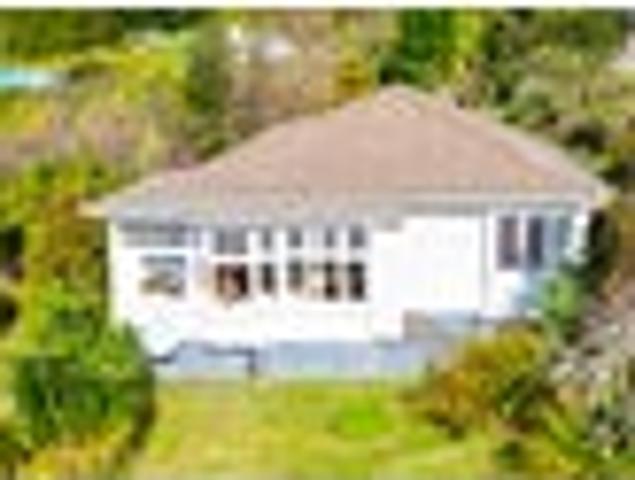 Refurbished 1930s Villa in Central Rawene