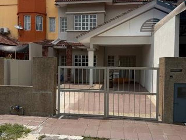 REFURBISHED UNIT Double Storey Tmn Amanputra Putra Perdana Puchong