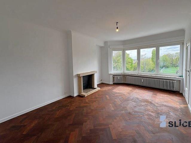 Refurbished apartment Uccle