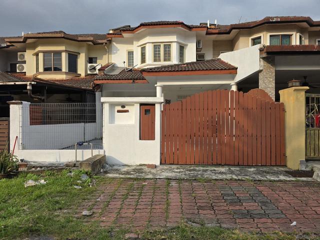REFURBISHED CANTIKDouble Storey Jalan Paladium Seksyen 7 Shah Alam