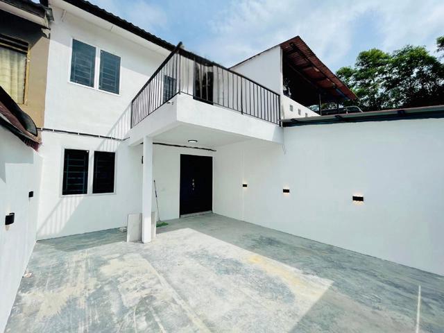 Refurbished Double storey terrace taman tasik jaya senawang