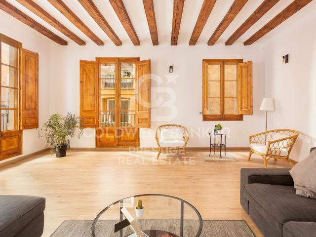 Refurbished flat for temporary rent in Barri Gòtic