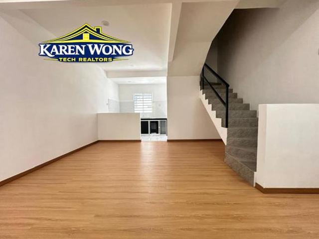REFURBISHEDTAMAN BANDAR BARU Near Taman Ria 3 Storey Terrace House