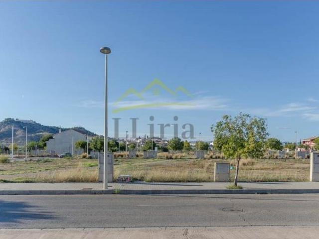 Ref. 04234. EXCLUSIVA Solar en Benisanó, zona Castillo, junto todos los servicios