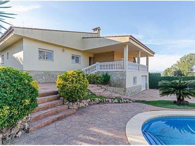 Ref. 04244 EXCLUSIVA Chalet con piscina en urbanización la Lloma Olocau
