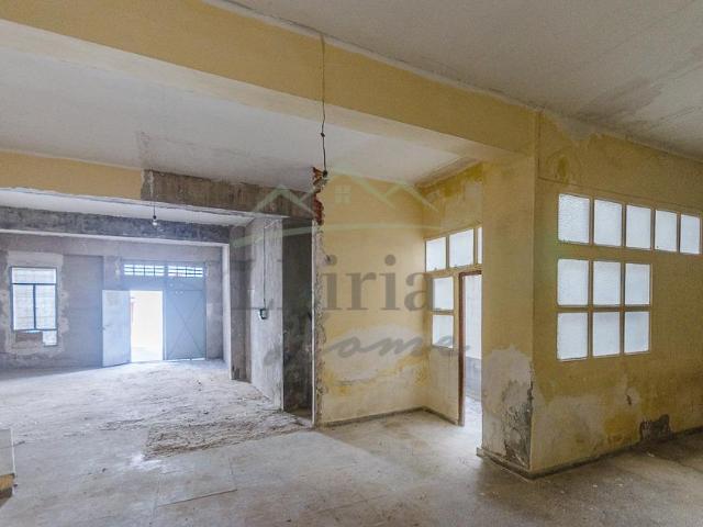 Ref. 04362. EXCLUSIVA Local en Llíria con posibilidad de convertir en vivienda, zona biblioteca