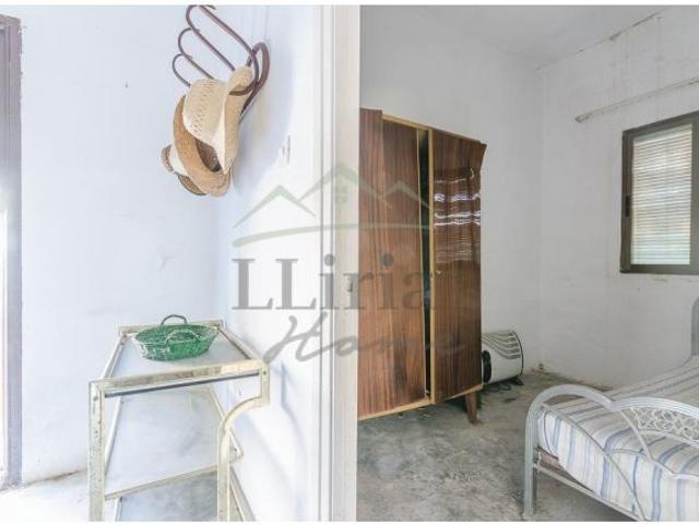 Ref. 04375 EXCLUSIVA Chalet con múltiples posibilidades en excelente ubicación, junto al Parque de