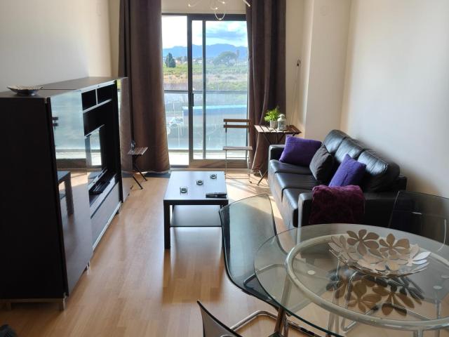 Ref 08661 Salico vende piso luminoso de 2 habitaciones con balcón, garaje y trastero