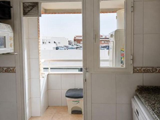 Ref 08676 Salico vende piso de 4 habitaciones con garaje y trastero junto a la estación