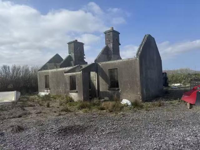 Ref 1170 Old Cottage/Ruin, Murreagh, Waterville, Co. Kerry i.