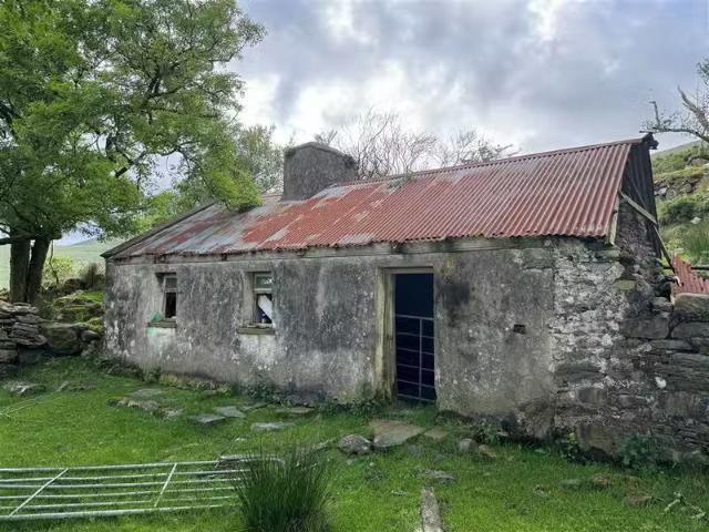 Ref 1129 Old Cottage/Ruin, Gortdirragh, Glencar, Glenbeigh.