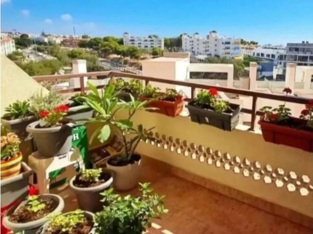 REF. 1242 APARTAMENTO CON VISTAS AL MAR CERCA DE LA PLAYA TORREMOLINOS