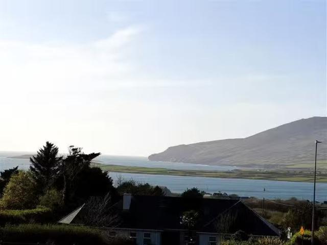 Ref 1225 Semi Detached Cottage, Garranearagh, Caherciveen, K.